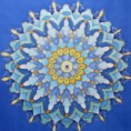 /album/galerie/mandala-na-hedvabi-kdyz-zacina-se-den-magdala-roztoky-cz-monika-lainova-kopie-jpg/